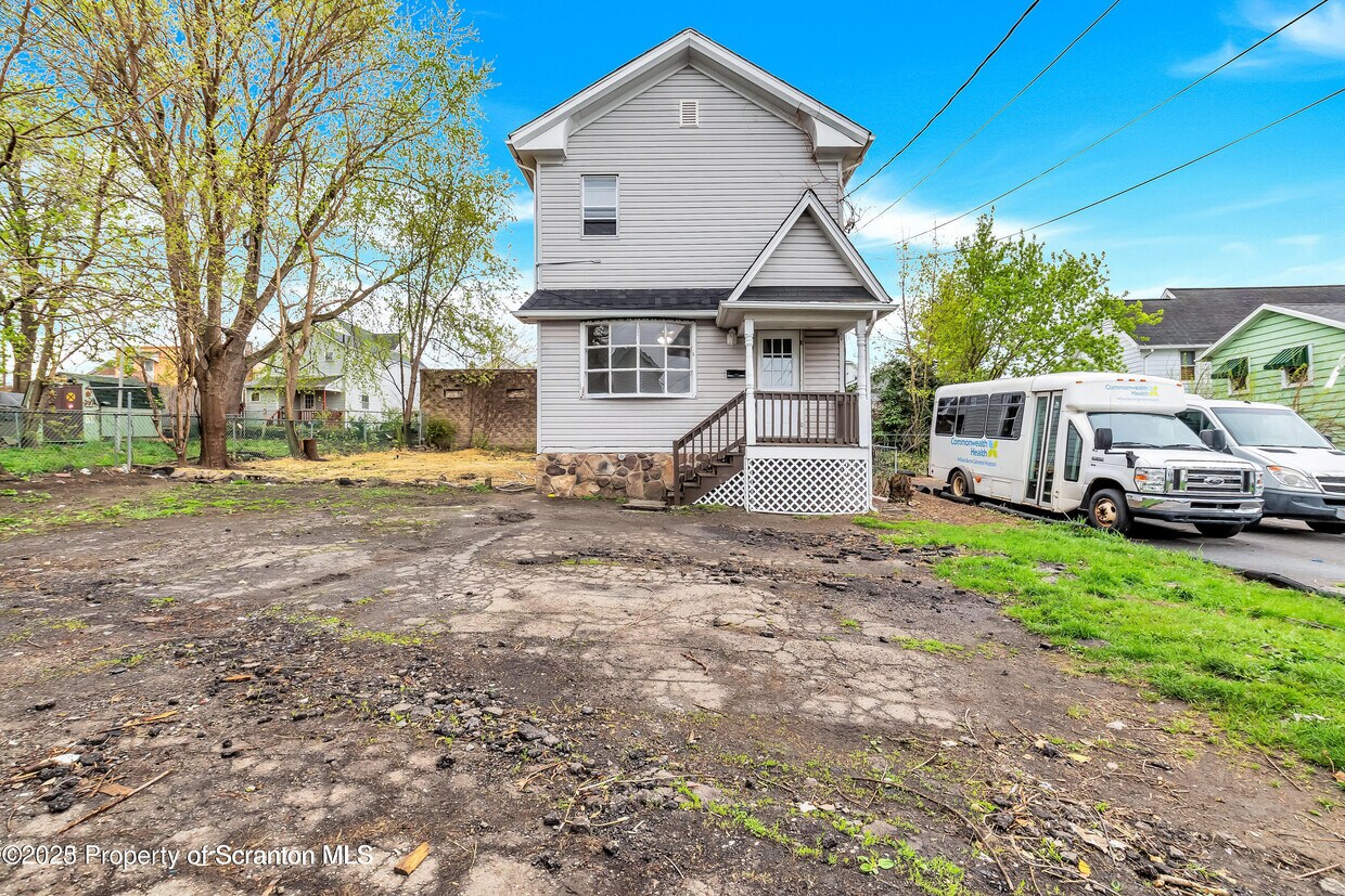 Foto principal - 535 N Franklin St