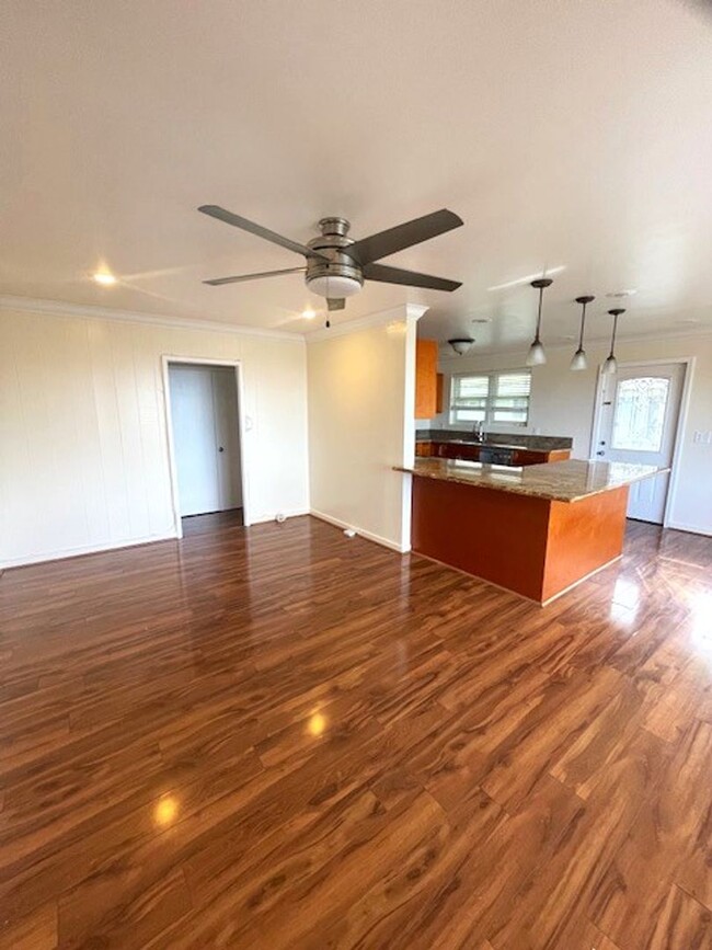 Foto del edificio - 3 Bed/ 2.5 Bath House with Den in Kaneohe