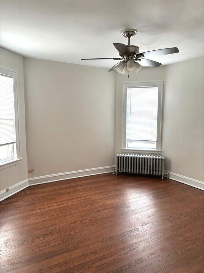Building Photo - 5931 N Campbell Ave