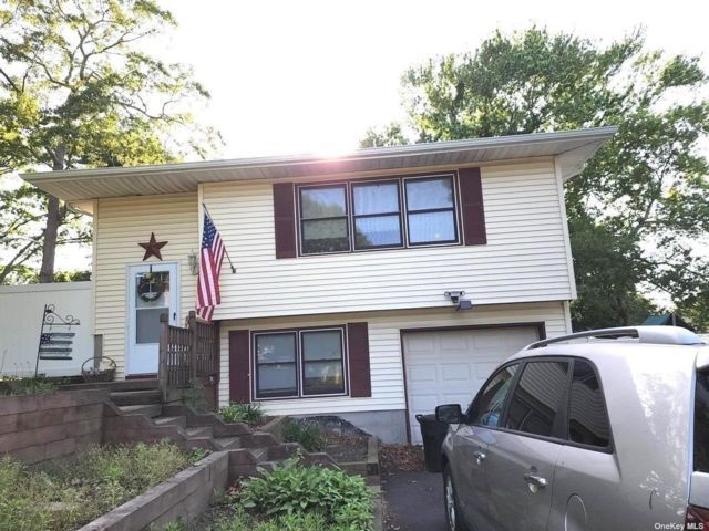 Primary Photo - 44 Rosewood Rd