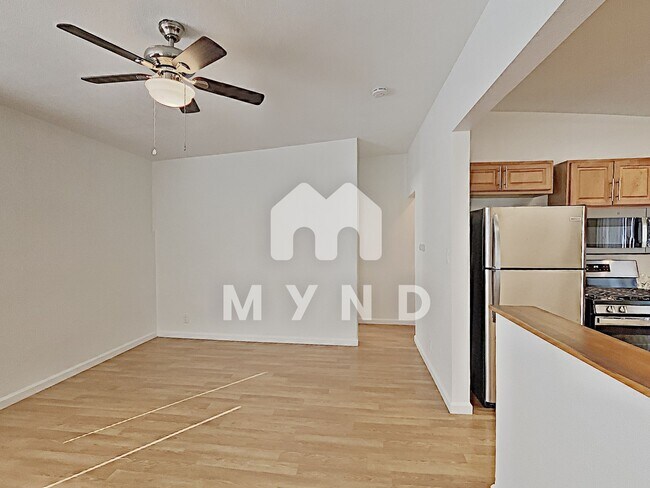 Building Photo - 266 Zenith St