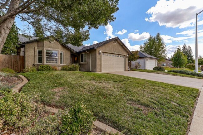 Foto del edificio - 3 bedroom, 2 bathroom house located in the desirable neighborhood