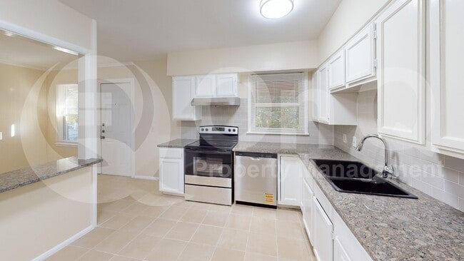 Building Photo - 4014 Sun Valley Dr