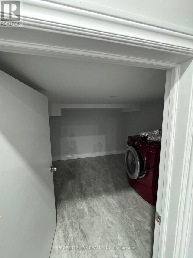Building Photo - 41 Trudelle Crescent