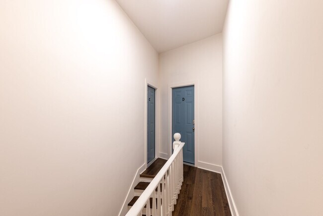 Building Photo - $300 OFF March Rent! Stylish Upstairs 1BR in Historic District