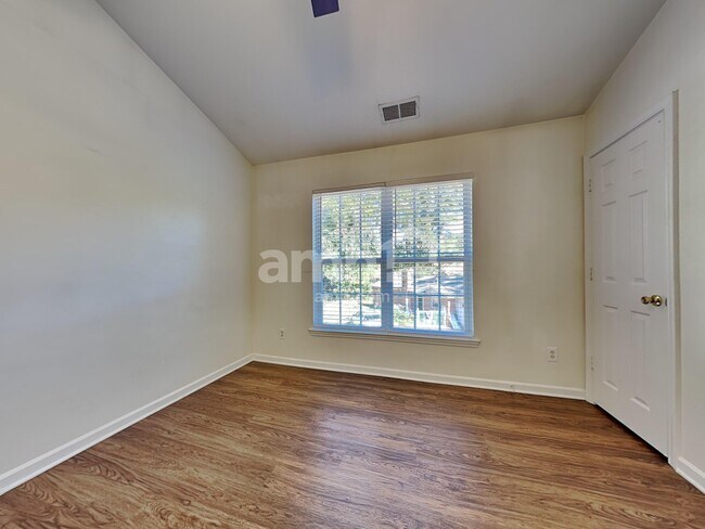 Building Photo - 1517 Braveheart Ln