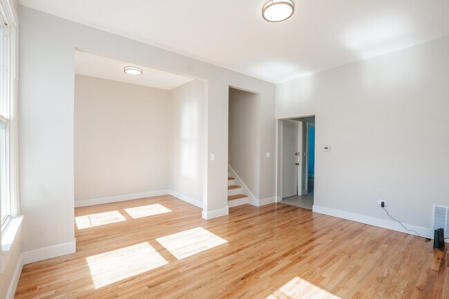 Foto del edificio - 2112 W Roscoe St