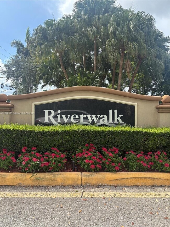 Building Photo - 174 Riverwalk Cir