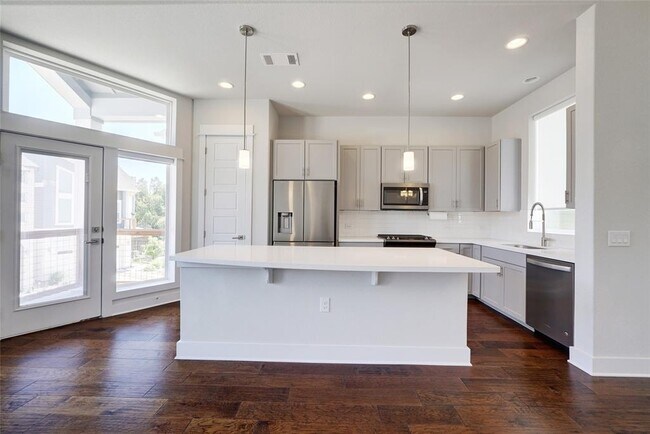 Foto del edificio - 12606 Red Sparrow St