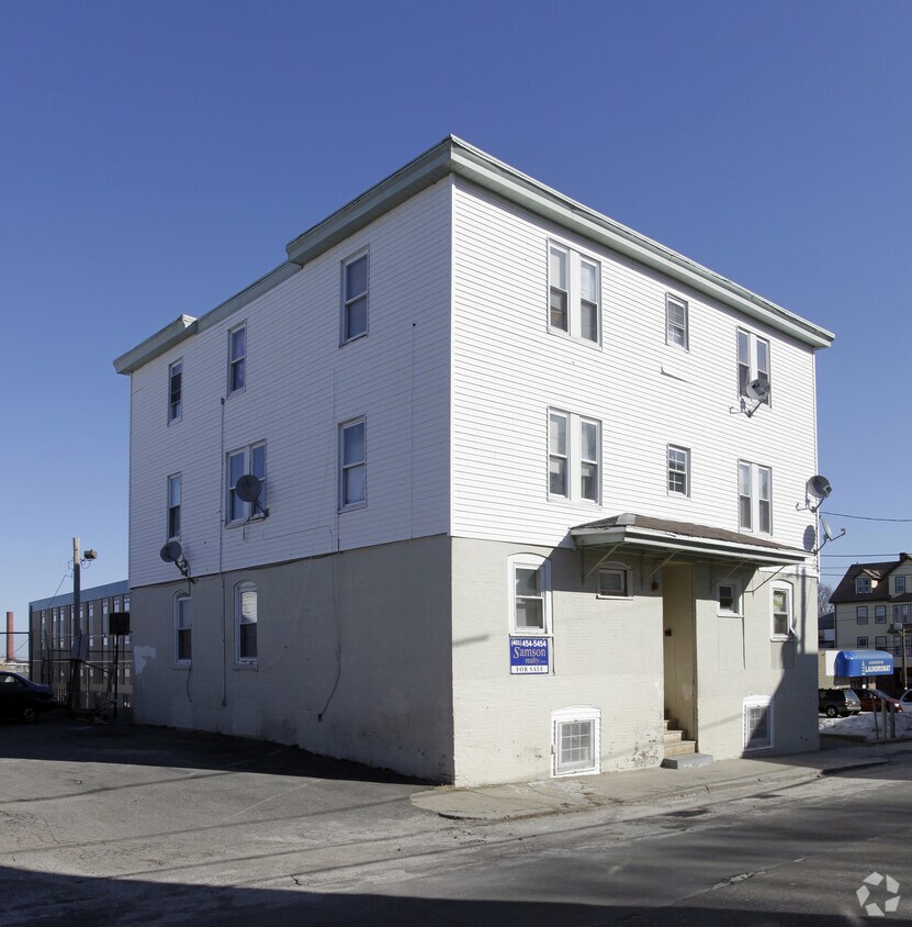 27 Sylvian St, Central Falls, RI 02863 Apartments in Central Falls