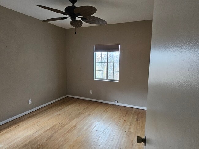 Building Photo - 581 Montview Dr