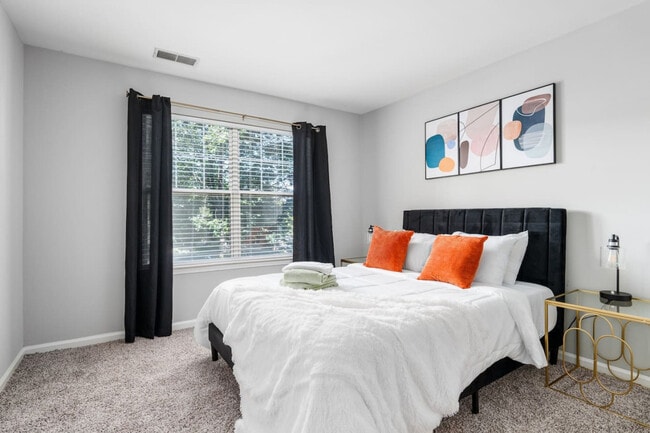 Building Photo - 149 Woodlake Blvd