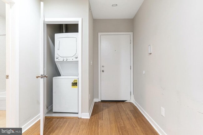 Building Photo - 616 S 4th St