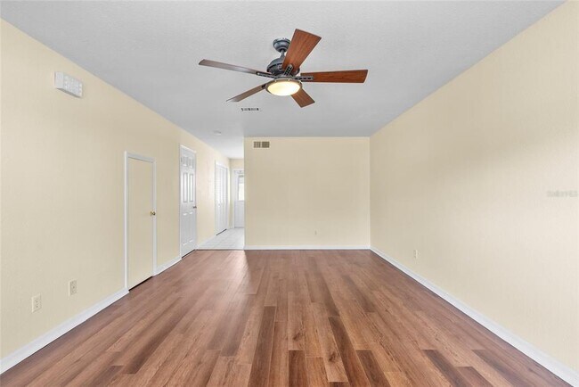 Foto del edificio - 37308 Embassy Pk Ln