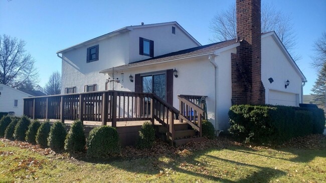 Building Photo - 2272 Oakhurst Dr