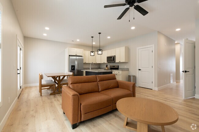 3 habitaciones, 2,5 baños - 137 m² - Sala de estar - Ridge Pointe Duplexes