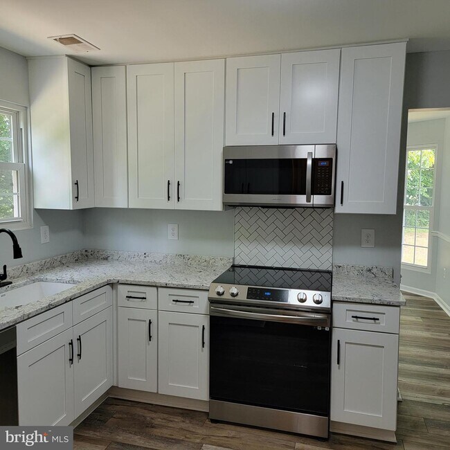 Foto del edificio - 6870 Briscoe Turn Rd