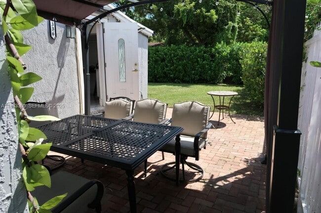 Building Photo - 1336 NW 38th St