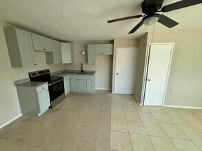 Building Photo - 4020 N Scenic Hwy