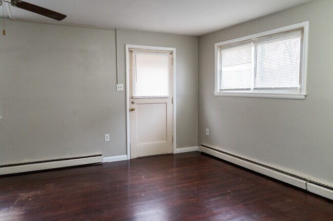 Building Photo - 127 Upper Airbase Ln