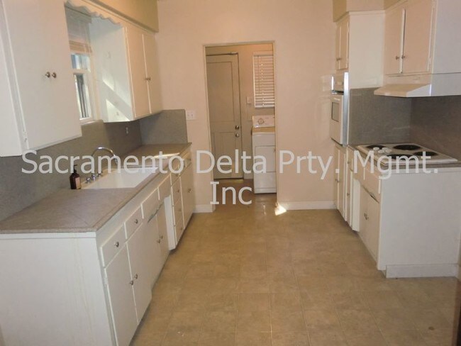 Building Photo - 2517 7th Ave