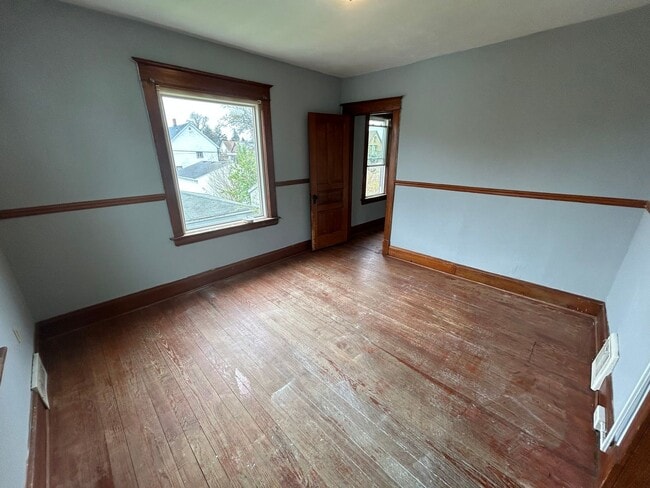 Building Photo - 2223 53rd St