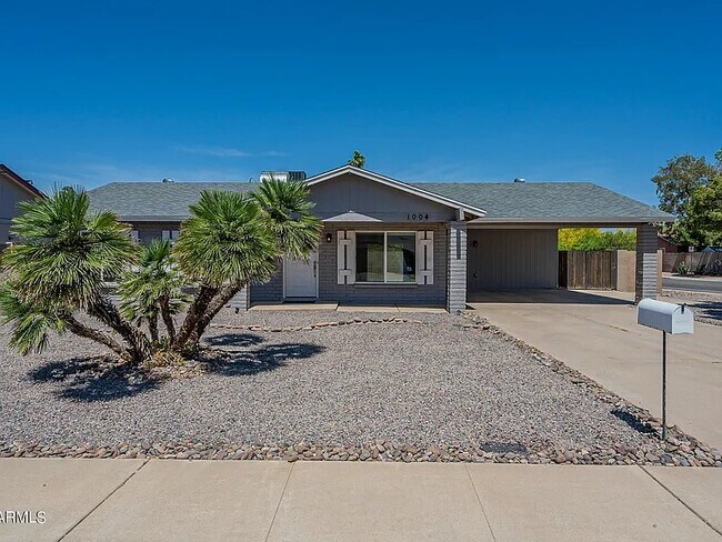 Foto del edificio - 1004 W Fogal Way