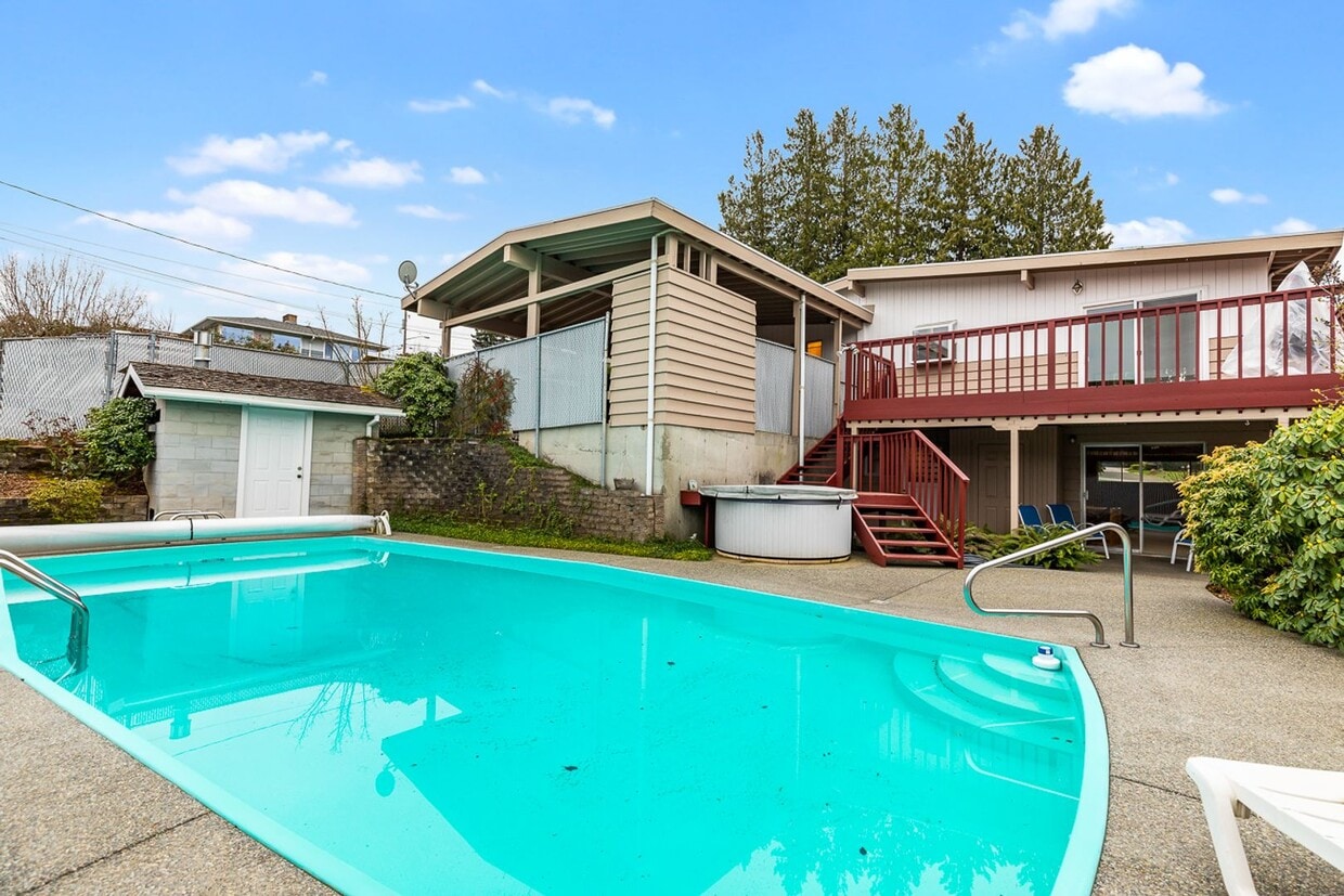 Lower Kennydale - Renton 4-bedroom 2.5 bath. - Lower Kennydale - Renton 4-bedroom 2.5 bath.