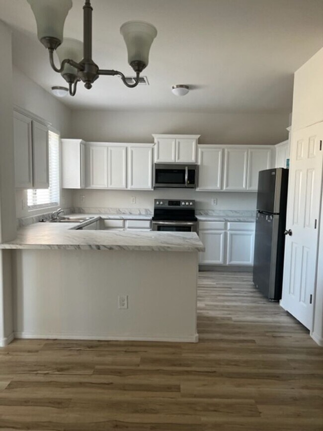 Foto del edificio - POWER/RAY 4 BEDROOM IN GATEWAY VILLAGE IN GILBERT!