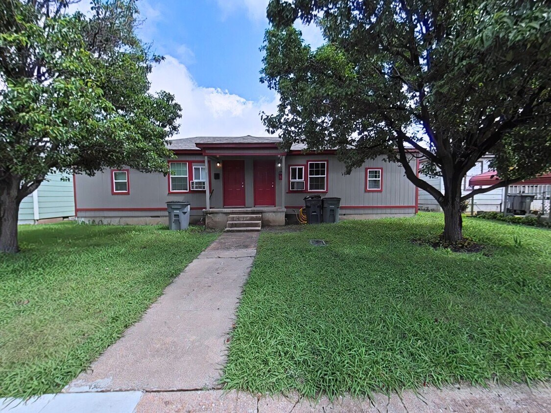 Foto principal - 1505 NW Smith Ave