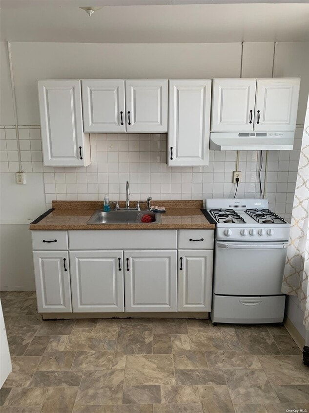 Building Photo - 135-01 Cross Bay Blvd