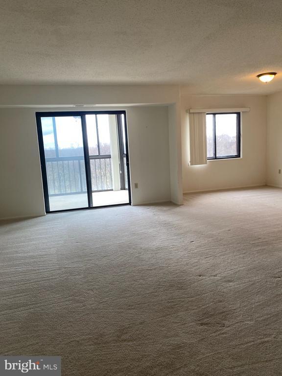 Building Photo - 15107 Interlachen Dr
