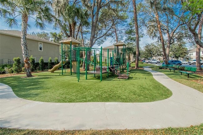 Building Photo - 15843 Fishhawk View Dr