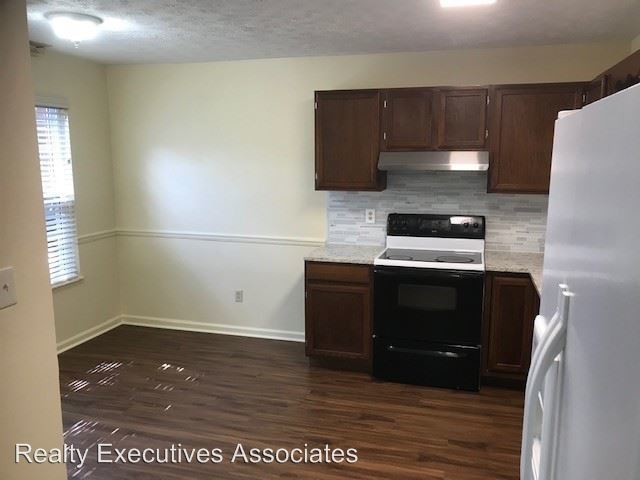 Building Photo - 1744 William Blount Dr
