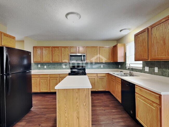 Foto del edificio - 2493 Monarchy Ln