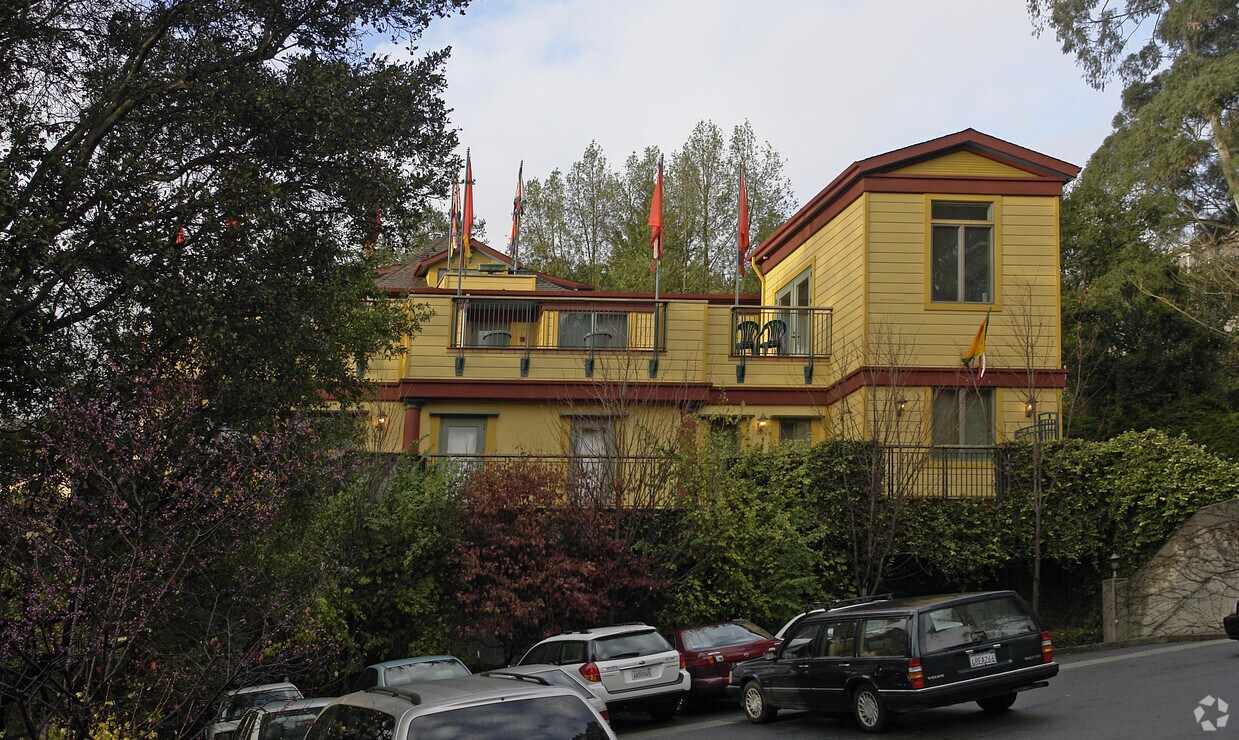 Building Photo - 2727 Hearst Ave