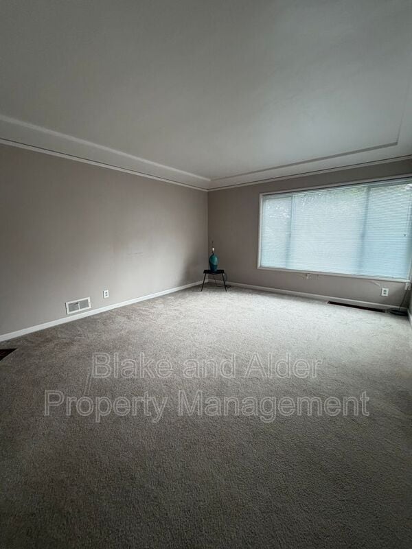 Foto del edificio - 7303 SE Madison St