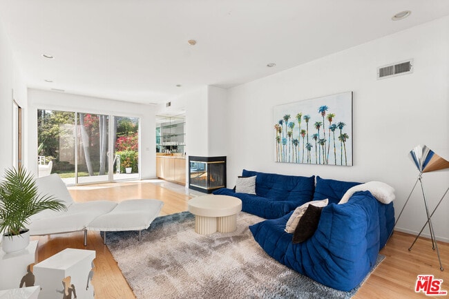 Building Photo - 7582 Mulholland Dr