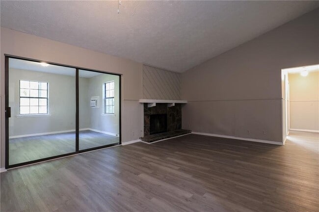Building Photo - 3069 Caliente Ln