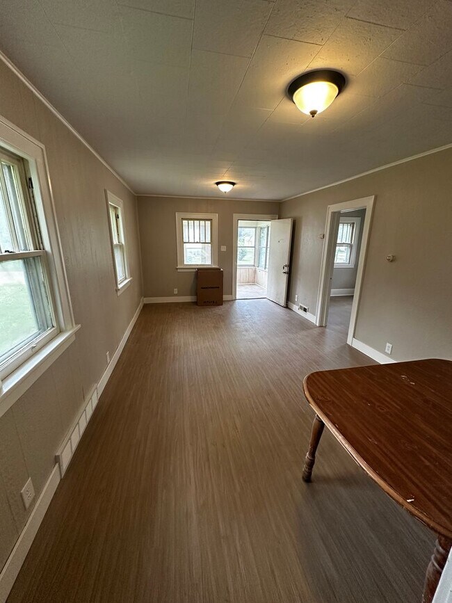 Building Photo - Updated Home Available July 1st