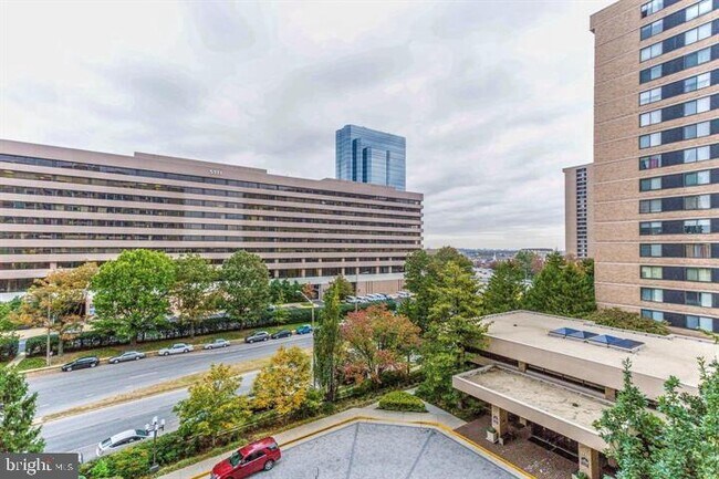 Building Photo - 3709 S George Mason Dr
