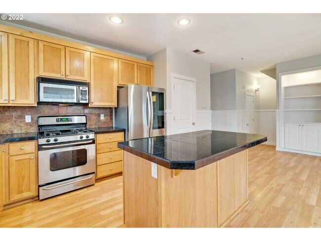 Building Photo - 22844 SW Forest Creek Dr