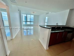 Foto principal - 300 S Biscayne Blvd