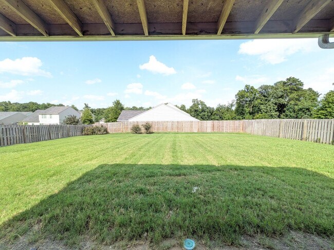 Building Photo - 859 Westlawn Dr