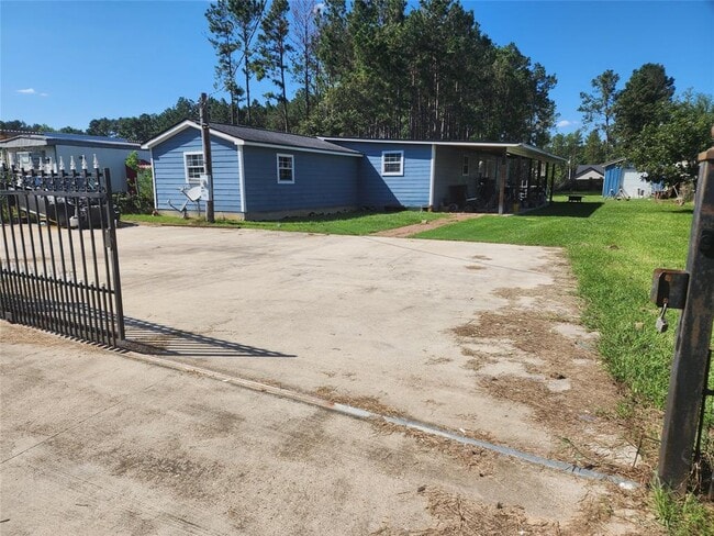 Building Photo - 2010 County Rd 3479B
