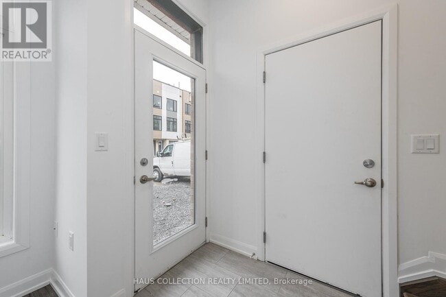 Building Photo - 58 Cherry Blossom Private