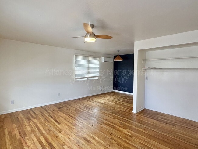 Photo - 2605 Lark Dr House