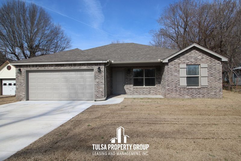Primary Photo - 519 W Chestnut St. Coweta OK 74429