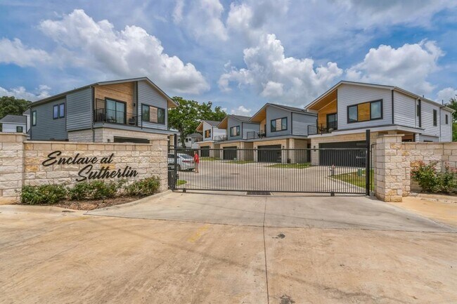 Foto del edificio - 5816 Sutherlin Rd