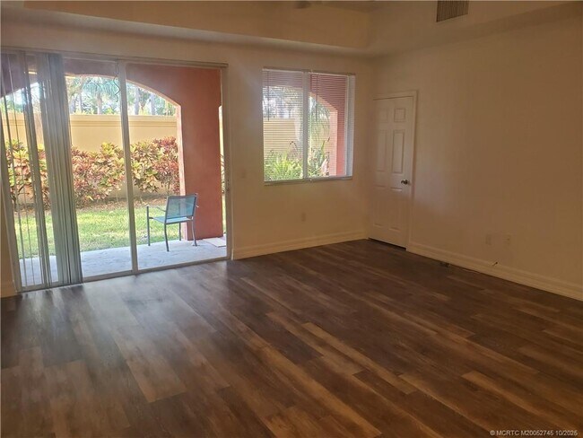Building Photo - 47 SE Sedona Cir